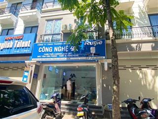 Bán liền kề vinaconex mp trung văn, nam từ liêm, dt 92 m² x 5 tầng, view hồ điều hòa. giá 31.7 tỷ