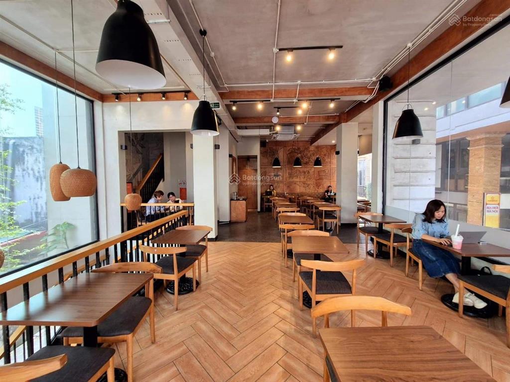 Siêu phẩm! lô góc đẹp nhất phố trung hòa. dt 270 m² x 6 tầng + hầm, mt 15 m. cho thuê 8.000$/tháng