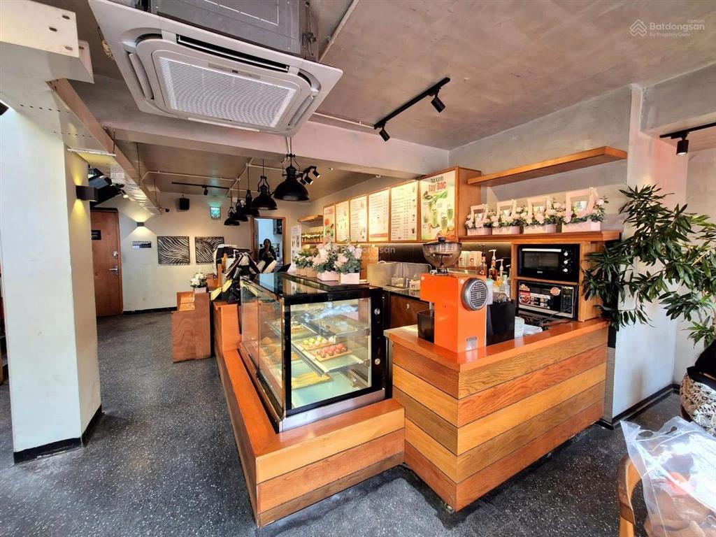 Siêu phẩm! lô góc đẹp nhất phố trung hòa. dt 270 m² x 6 tầng + hầm, mt 15 m. cho thuê 8.000$/tháng