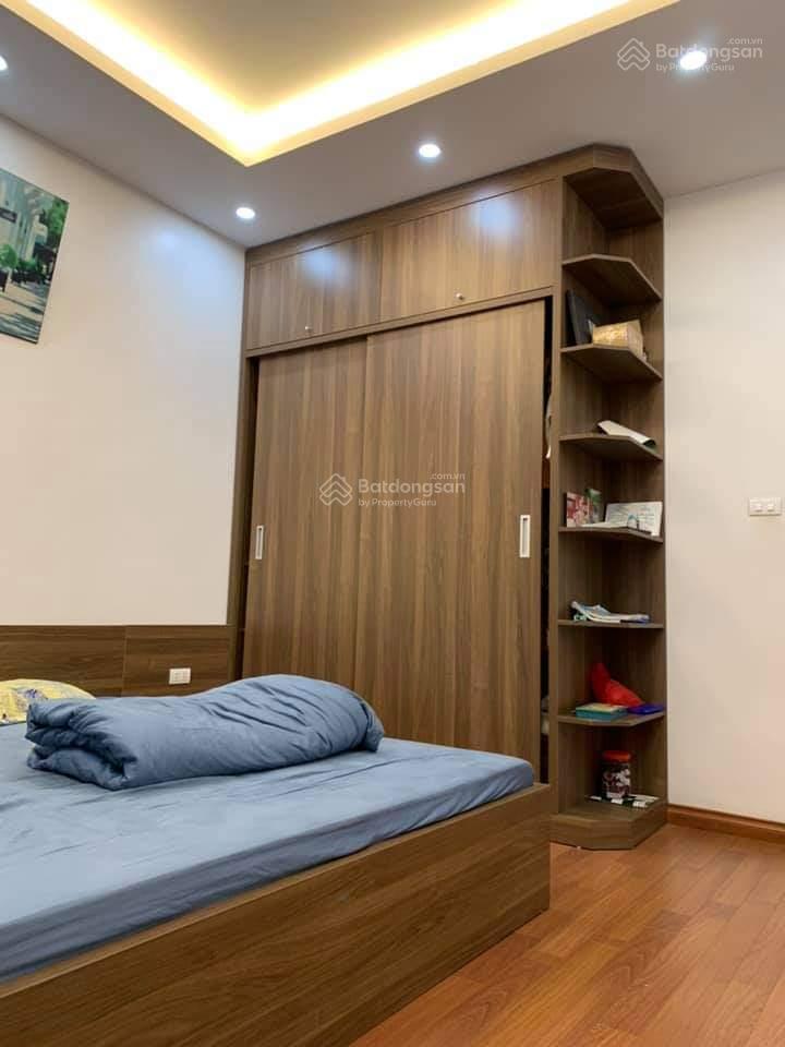 Bán nhà mặt ngõ thái hà  ngõ rộng, thông thoáng, gần phố. dt 45m² x 5 tầng, mt 4 m. giá 12.5 tỷ