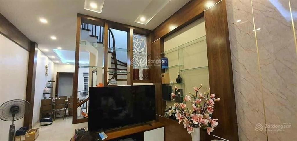 Bán pl phố duy tân. dt 50m x 5 tầng, mt 4 m. vỉ hè  ô tô tránh gần phố kinh doanh. giá nhỉnh 20 tỷ