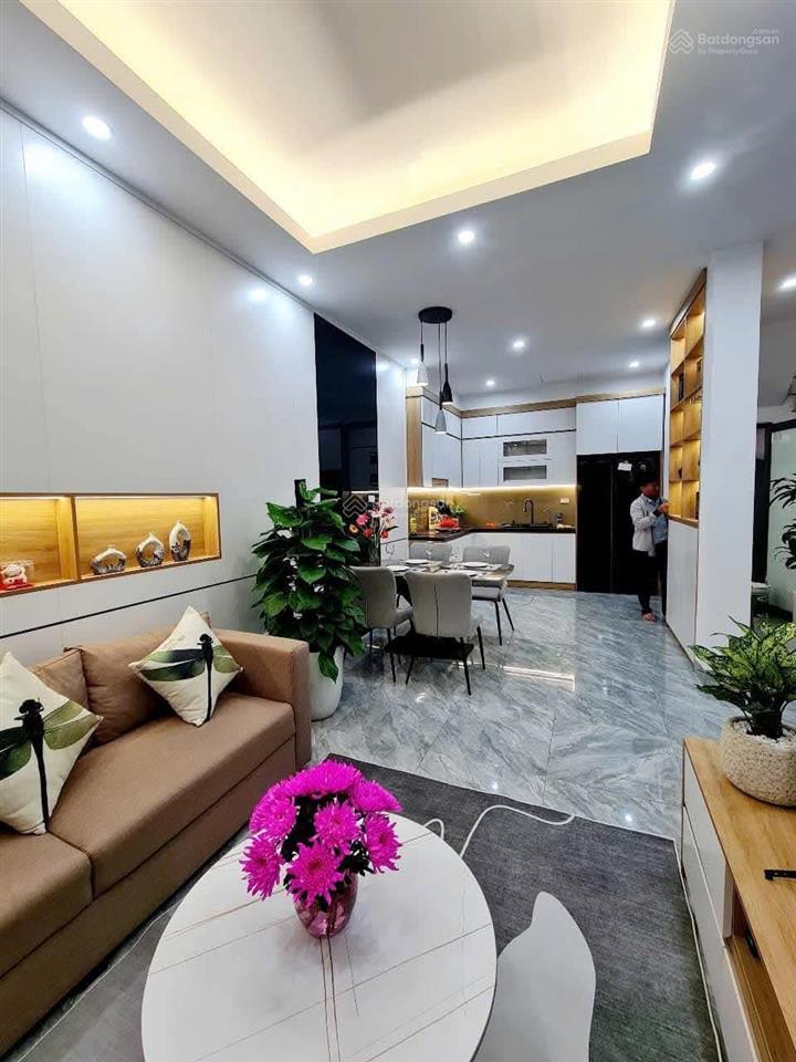 Bán nhà trần duy hưng, 15m ra phố, ngõ thông, 50m2 x 6 tầng, gần hồ, thang máy, ở ngay. giá 11,8 tỷ