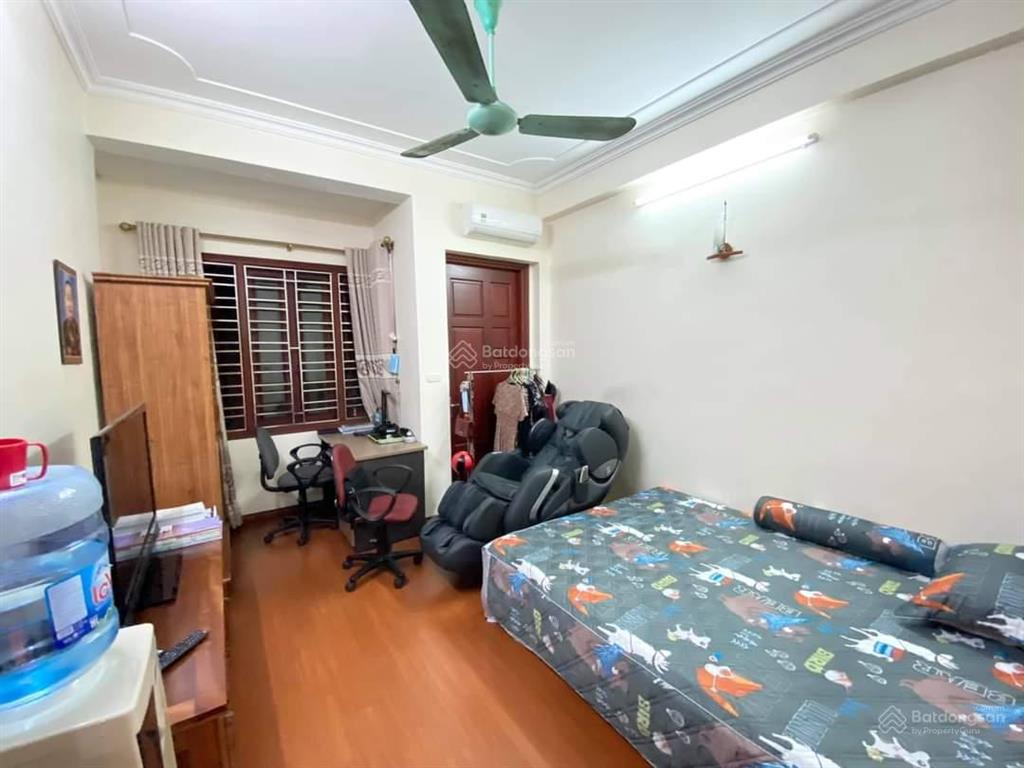 Bán nhà trung kính, 15m ra phố, ngõ thông, 50m² x 6 tầng, gần hồ, ôtô qua nhà, ở ngay. giá 11.8 tỷ
