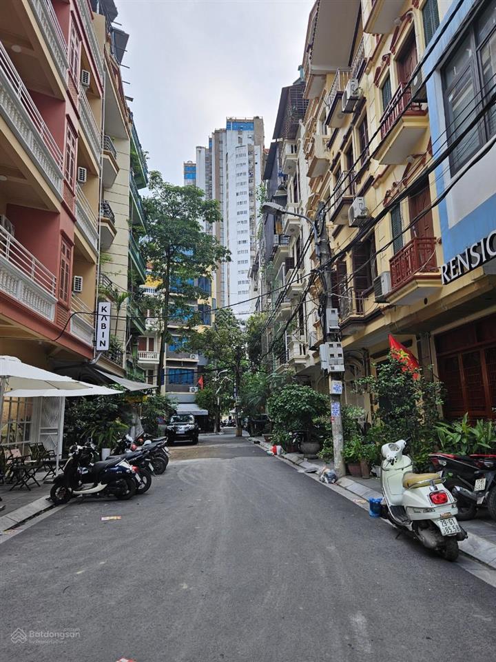 Bán nhà trung kính, 15m ra phố, ngõ thông, 50m² x 6 tầng, gần hồ, ôtô qua nhà, ở ngay. giá 11.8 tỷ