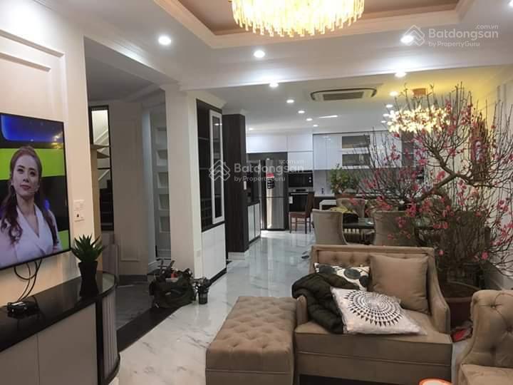 Bán nhà trần quốc hoàn, cầu giấy, 58 m² x 5t x mt 4.8 m. giá 20 tỷ. phân lô vip, gara ô tô, kd đỉnh
