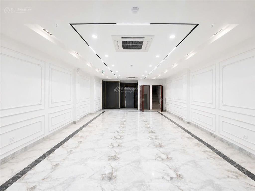 Hạ 5 tỷ! building mặt phố hoàng ngân. dt 110m2 x 8t nổi 1 hầm, pccc, gpxd, ôtô 2 chiều,vỉa hè rộng.