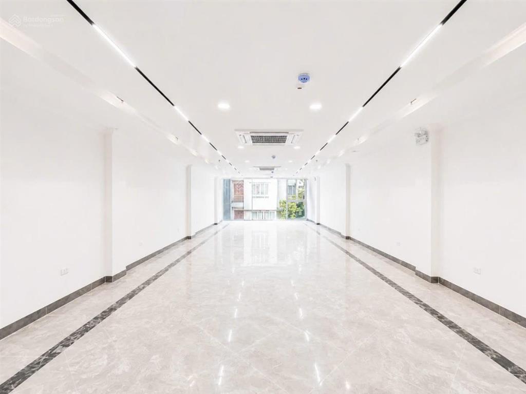 Hạ 5 tỷ! building mặt phố hoàng ngân. dt 110m2 x 8t nổi 1 hầm, pccc, gpxd, ôtô 2 chiều,vỉa hè rộng.