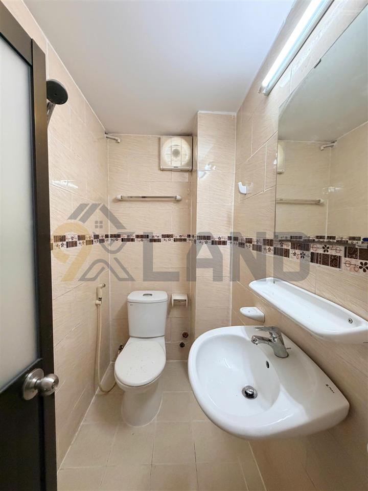 Nhà mặt tiền 3 tầng  đường oto thông  gần vincom thủ đức  nhỉnh 6 tỷ tl
