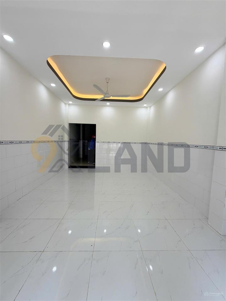 Nhà mặt tiền 3 tầng  đường oto thông  gần vincom thủ đức  nhỉnh 6 tỷ tl