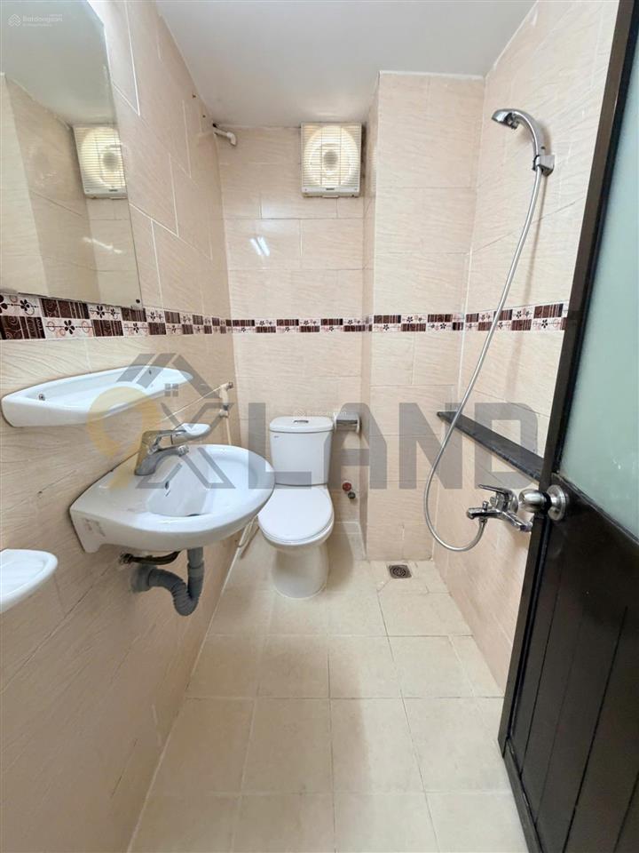 Nhà mặt tiền 3 tầng  đường oto thông  gần vincom thủ đức  nhỉnh 6 tỷ tl