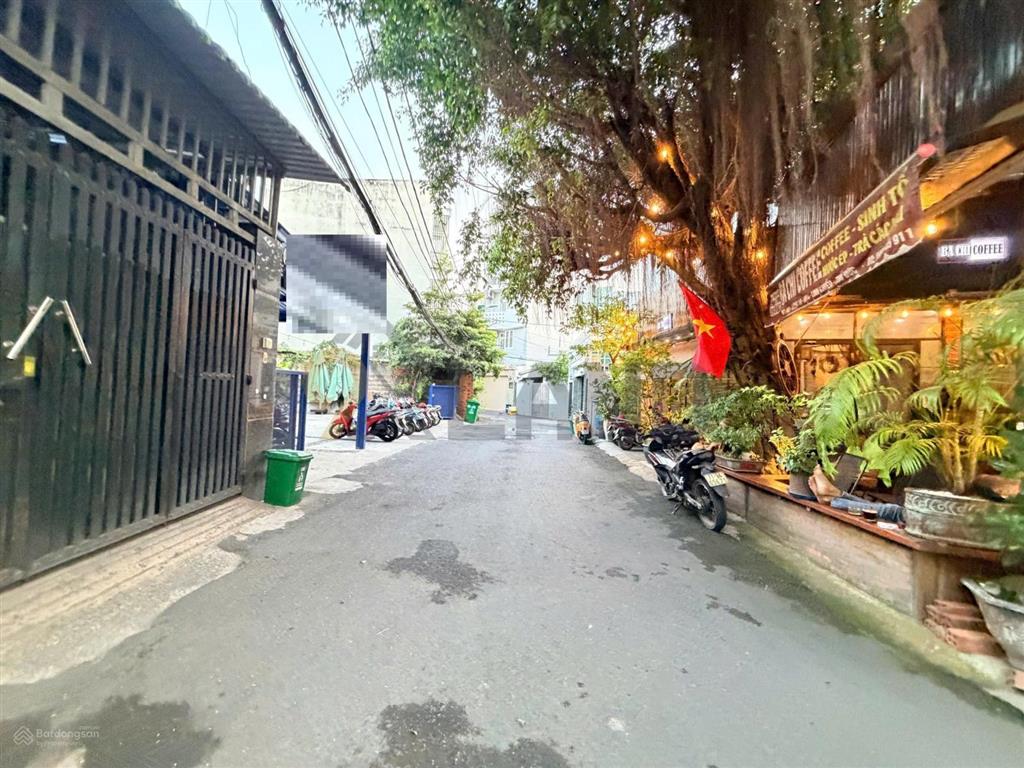Nhà mặt tiền 3 tầng  đường oto thông  gần vincom thủ đức  nhỉnh 6 tỷ tl