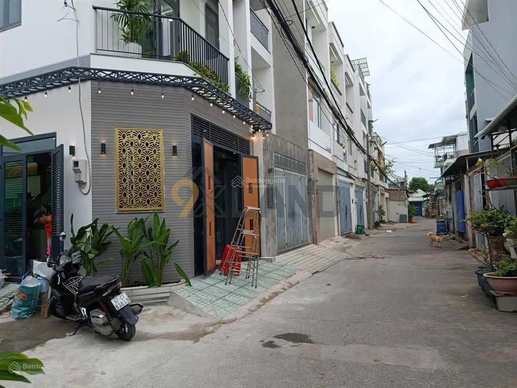 Bán nhà căn góc 2 mặt tiền đẹp bề thế  full nội thất, ô tô vào nhà  chỉ 5.99tỷ tl mạnh
