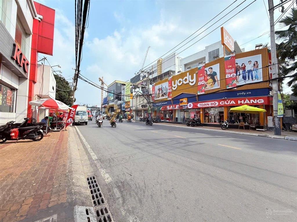 Hiếmbán nhà ngay trung tâm vincom thủ đức74.07m2 ngang 5.m đường võ văn ngân oto đậu ngay cửa nhà