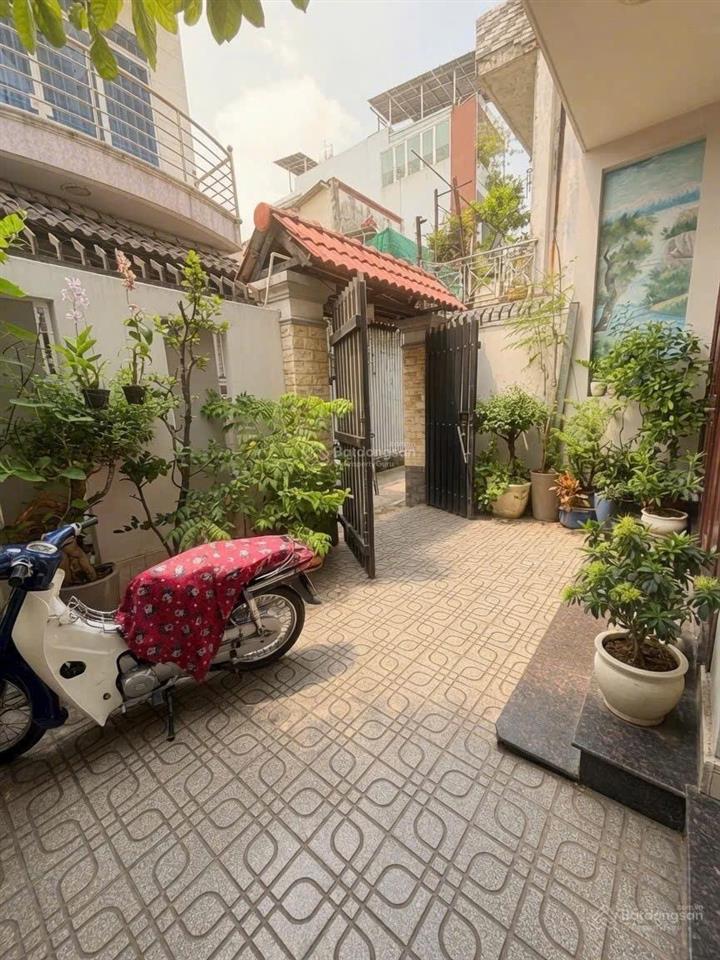 Hàng hiếm trung tâm  nhà 3 tầng  hxh  gần vincom 102.5m² ngang 6m chỉ 8 tỷ