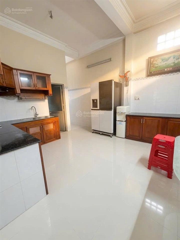 Hàng hiếm trung tâm  nhà 3 tầng  hxh  gần vincom 102.5m² ngang 6m chỉ 8 tỷ