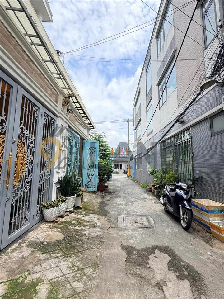 Bán nhà đẹp 1 trệt 2 lầu  ngay phạm văn đồng  65.85m (4x16.5m) chỉ 8.8 tỷ còn tl mạnh