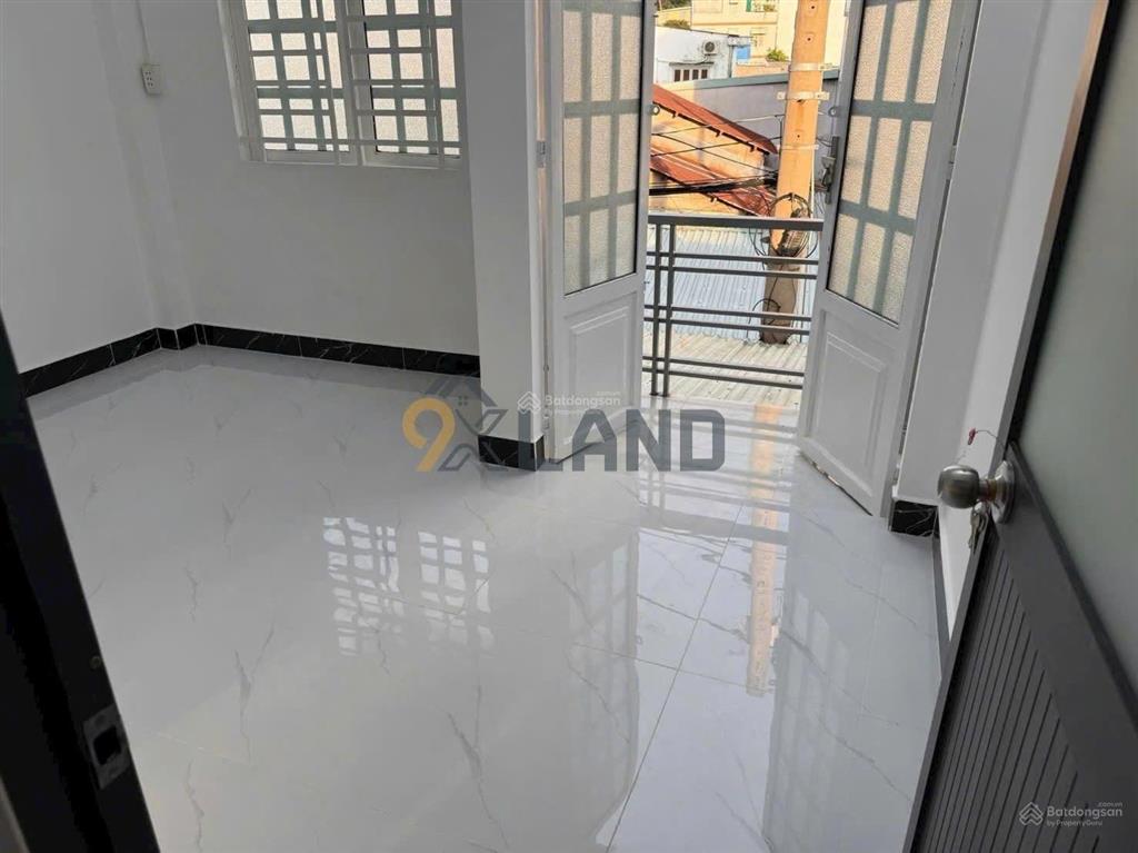 Bán gấp nhà mặt tiền đường linh chiểu  1 trệt 1 lầu dt 68.2m2 ngang 7.2m 4pn 3wc chỉ 5tỷ còn tl