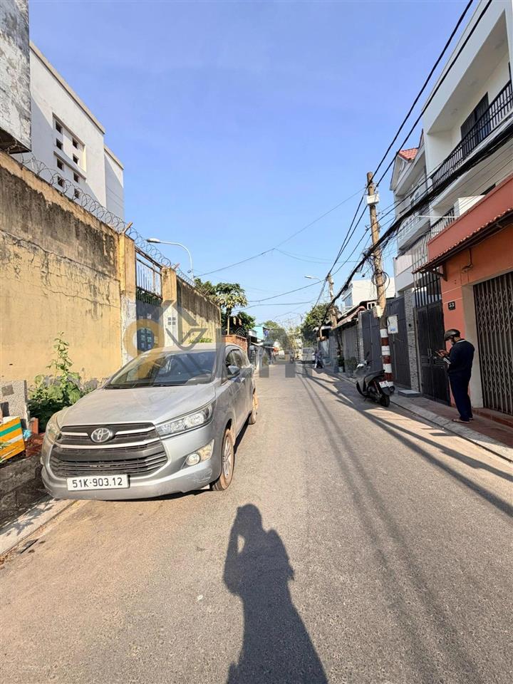 Đất 2 mặt tiền thông thoáng  dt đẹp 131.6m2 (8.9x15m)  gần ngay khu công nghiệp  linh xuân