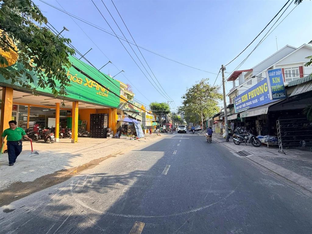 Đất 2 mặt tiền thông thoáng  dt đẹp 131.6m2 (8.9x15m)  gần ngay khu công nghiệp  linh xuân