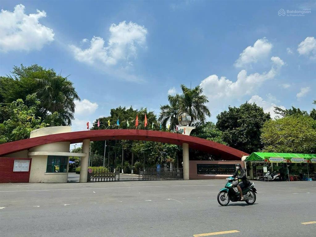 Siêu phẩm lô góc 2 mặt tiền bình phú 670m2 (26x26m) đối diện công viên ngay mm mega market bình phú