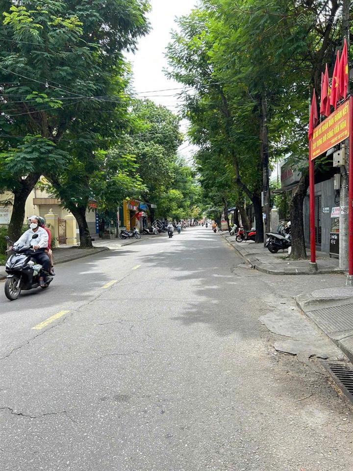 Đẳng cấp thành nội huế lô góc 2 mặt thoáng mặt tiền 7.9m sân rộng đậu 2 ô tô