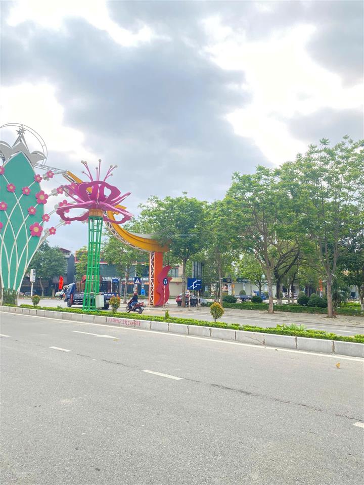 Chính chủ gửi bán nhanh lô đất 274.2m2 mặt đường nguyễn khoái, vĩnh yên.  0987 416 *** em công