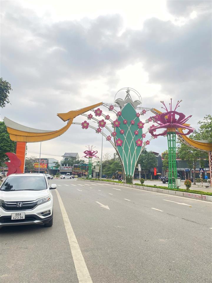 Chính chủ gửi bán nhanh lô đất 274.2m2 mặt đường nguyễn khoái, vĩnh yên.  0987 416 *** em công