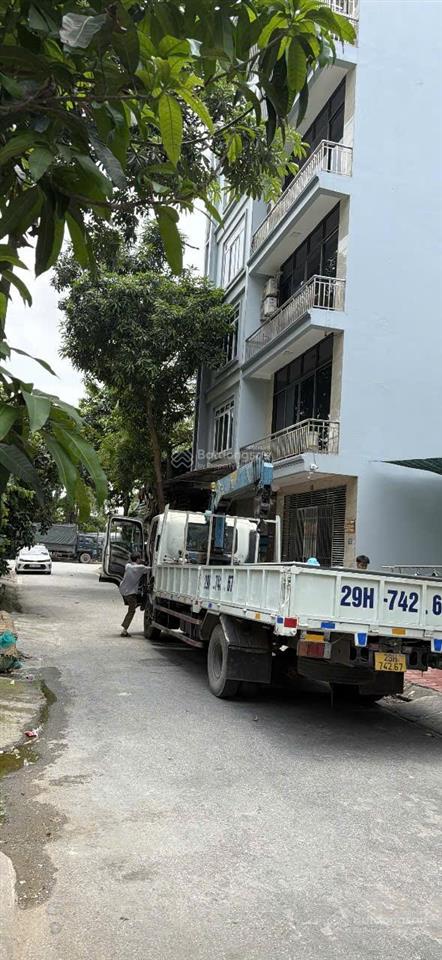 Bán nhà 90m2, 2 mặt tiền cực đẹp, sẵn nhà mới xây 3,5 tầng, giá chỉ 27 tỷ tại khu tdc x2a yên sở