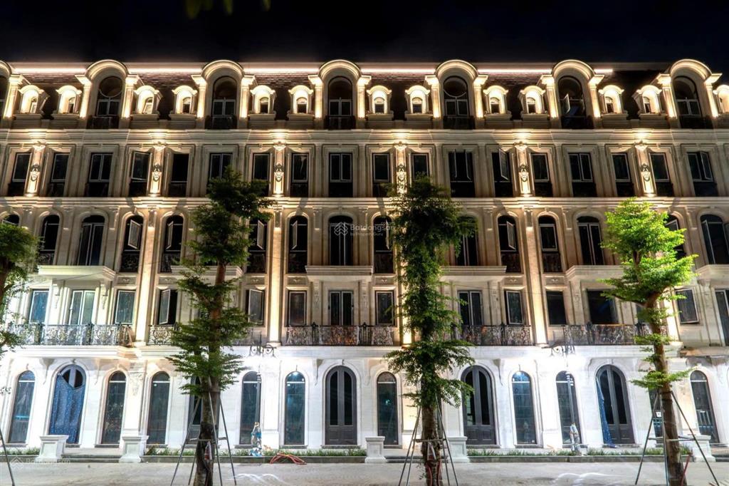 Cắt lỗ 4 tỷ. cần bán căn 55m2, xây 5 tầng, đường thông chuyển nhượng ngay, nói không với trái phiếu