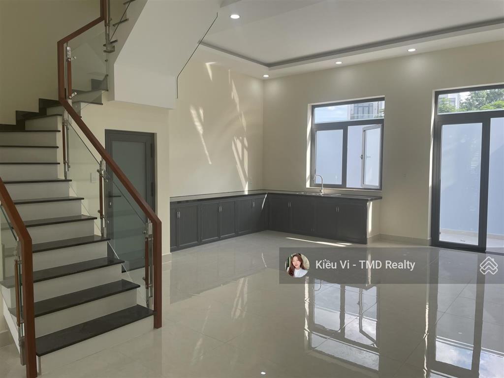 Cho thuê nhà 4 lầu mặt tiền đường liên phường quận 9 gần the global city làm vp cty/salon/showroom