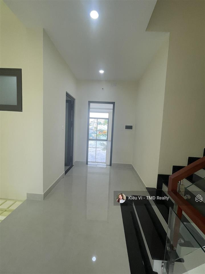 Cho thuê nhà 4 lầu mặt tiền đường liên phường quận 9 gần the global city làm vp cty/salon/showroom