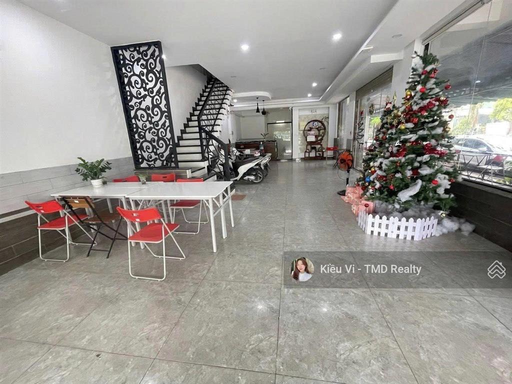 Cho thuê nhà nguyên căn góc 2mt đường liên phường quận 9 cách the global 500m, vị trí kinh doanh