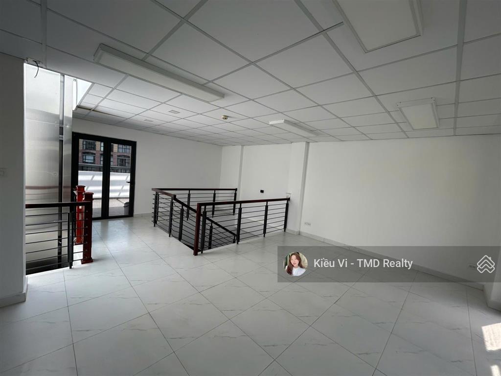 Cho thuê tòa nhà đẹp 3,5 tầng quận 2 gần chung cư the sun avenue, đường mai chí thọ/lương định của