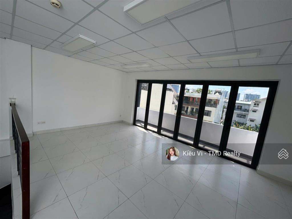 Cho thuê tòa nhà đẹp 3,5 tầng quận 2 gần chung cư the sun avenue, đường mai chí thọ/lương định của