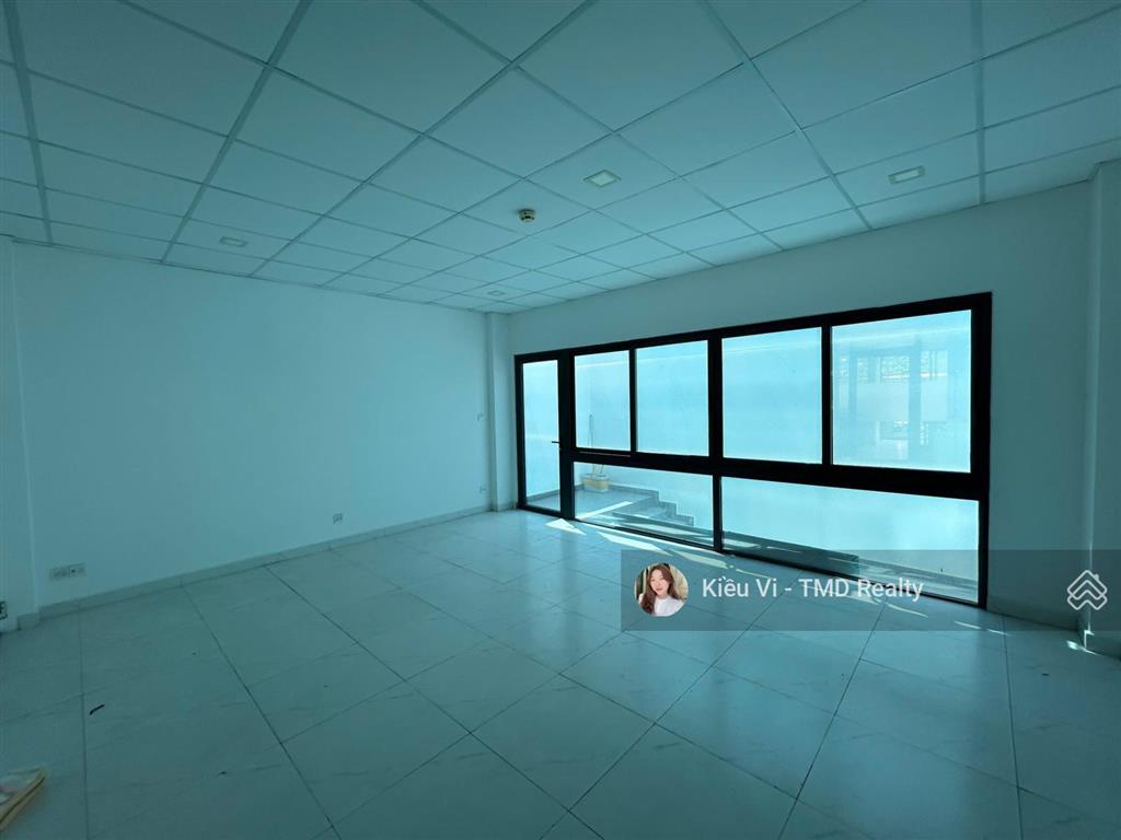 Cho thuê tòa nhà đẹp 3,5 tầng quận 2 gần chung cư the sun avenue, đường mai chí thọ/lương định của