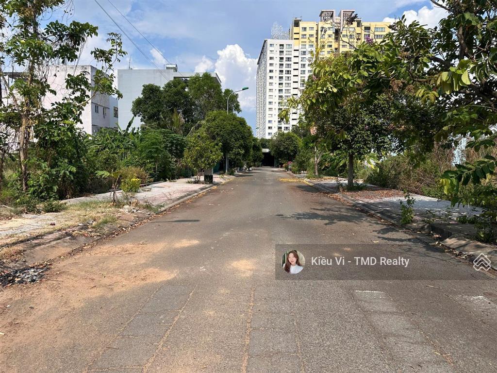Bán nền đất (nhà phố) 6x22,5m dự án mẫu giáo trung ương 3 đường liên phường quận 9 giá 67tr/m sổ đỏ