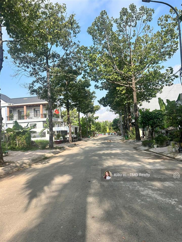 Bán nền đất 100m2 (5,7x18m) shr gần sát mt bưng ông thoàn quận 9  dự án thanh thiếu niên miền nam