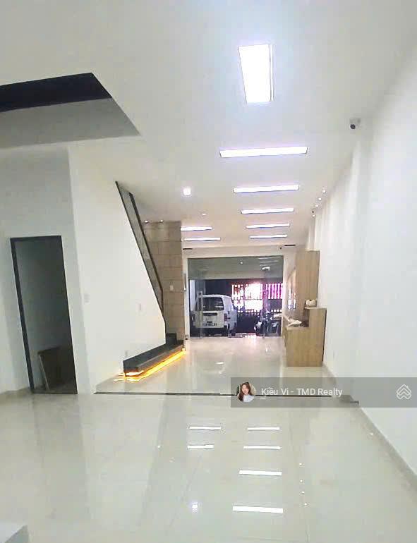 Giá rẻ  nhà cho thuê nguyên căn mặt tiền đường đỗ xuân hợp, đối diện the global city 45tr nhà 4lầu