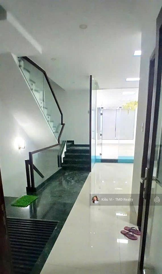 Giá rẻ  nhà cho thuê nguyên căn mặt tiền đường đỗ xuân hợp, đối diện the global city 45tr nhà 4lầu