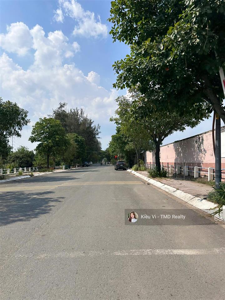 Bán đất mặt tiền đường 20m, sát verosa park, nhánh 1/liên phường  d/a mẫu giáo trung ương 3 quận 9