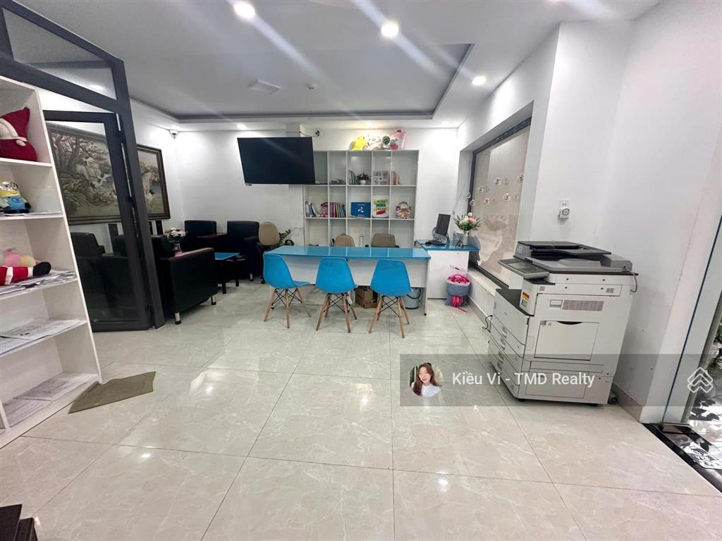 Cho thuê tòa nhà đa chức năng quận 2 gần the global city 3,5 lầu hầm + thang máy giá 45tr còn tl