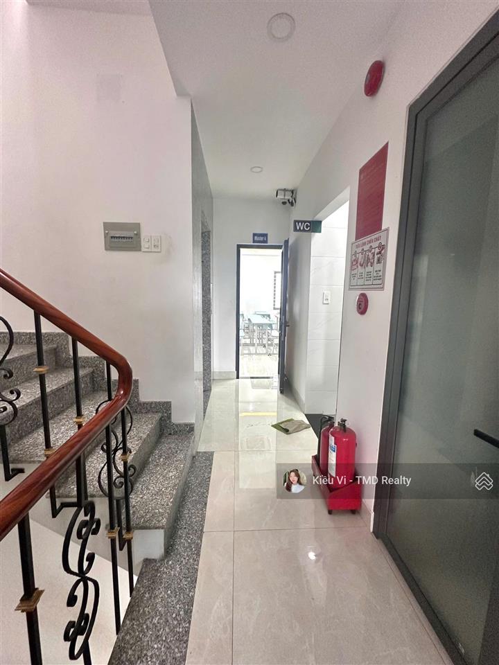 Cho thuê tòa nhà đa chức năng quận 2 gần the global city 3,5 lầu hầm + thang máy giá 45tr còn tl