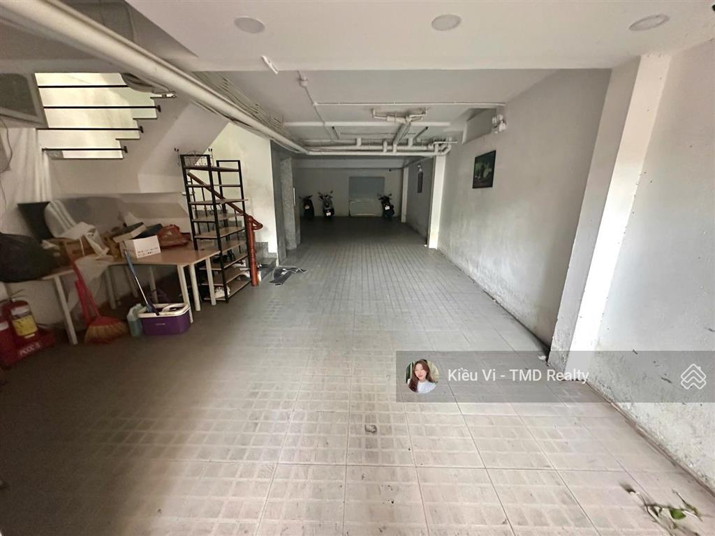 Cho thuê tòa nhà đa chức năng quận 2 gần the global city 3,5 lầu hầm + thang máy giá 45tr còn tl
