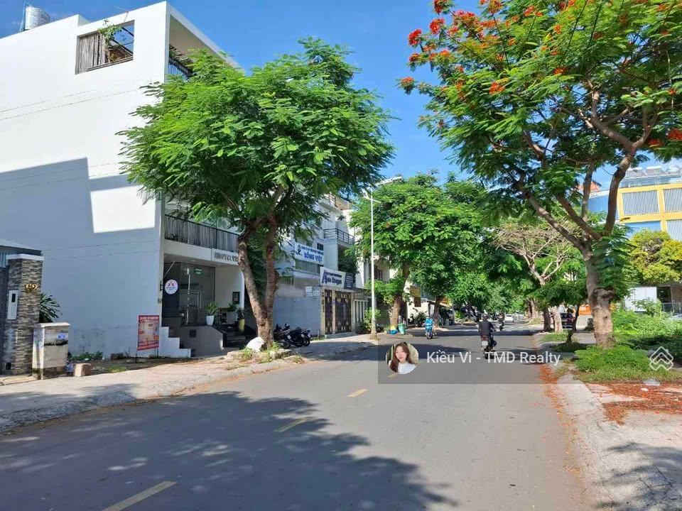Cho thuê nhà căn góc siêu đẹp 2 mặt tiền đường 16m quận 2 gần the global city