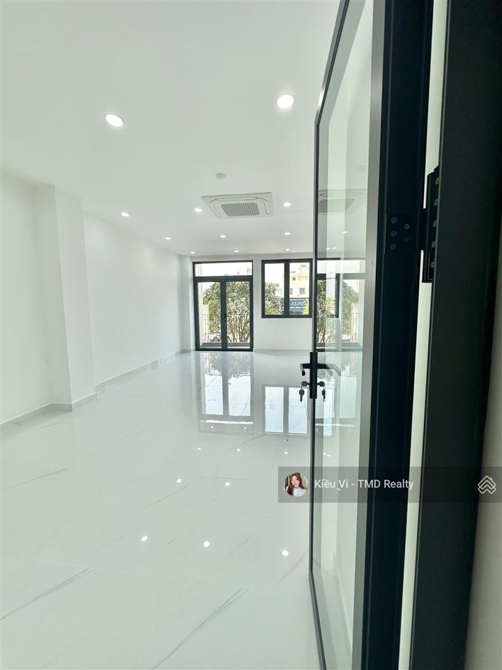 Cho thuê nhà 4 lầu (5x20m) mặt tiền đường trường văn bang, thạnh mỹ lợi quận 2 gần đảo kim cương