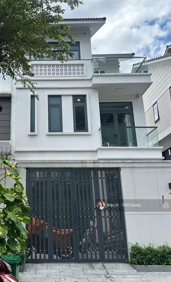 Cho thuê biệt thự quận 9 gần liên phường, the global city 3,5 tầng giá 35tr làm vp cty