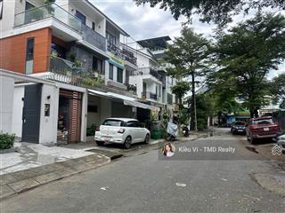 Cho thuê biệt thự quận 9 gần liên phường, the global city 3,5 tầng giá 35tr làm vp cty
