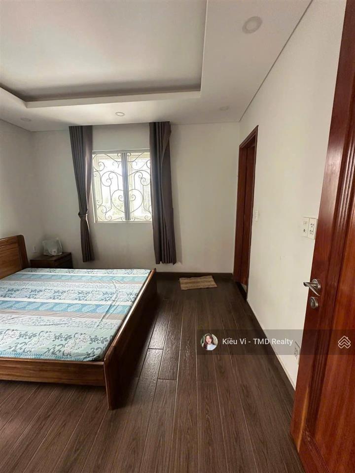 Cho thuê biệt thự quận 9 gần liên phường, the global city 3,5 tầng giá 35tr làm vp cty