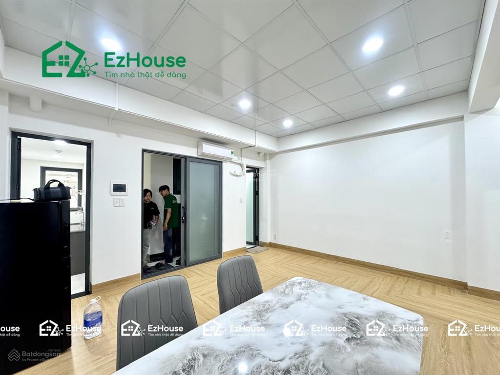 Ccmn 2pn  1pk tách bếp 80m² ban công full nội thất dương quảng hàm gò vấp