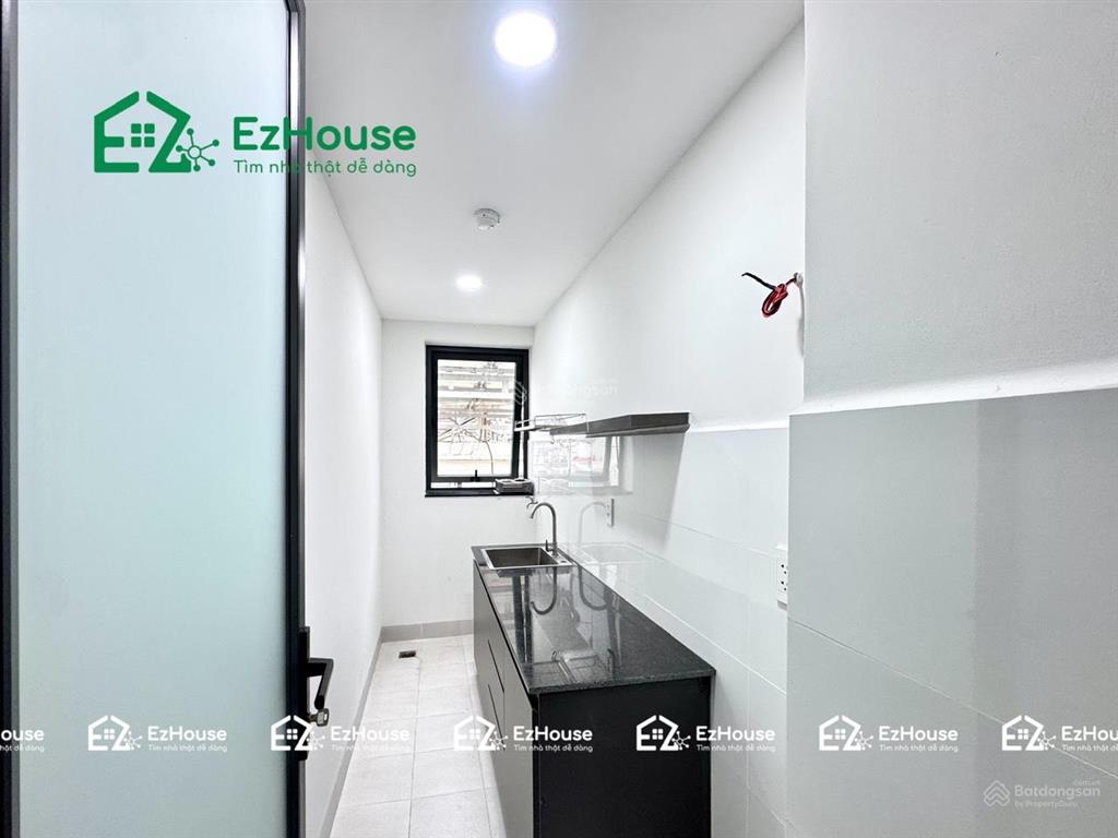Ccmn 2pn  1pk tách bếp 80m² ban công full nội thất dương quảng hàm gò vấp